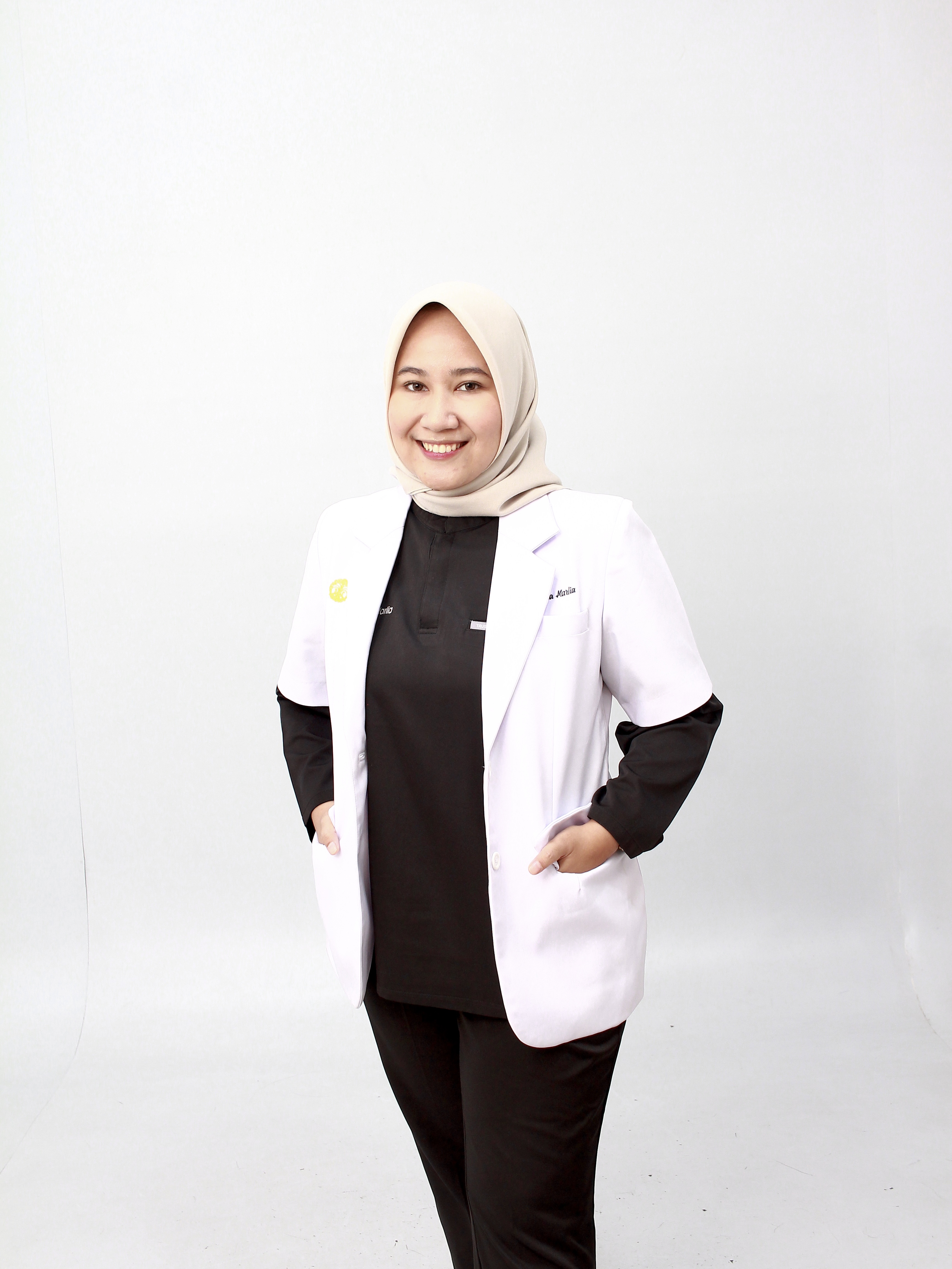 drg. Raden Alma Marlia Pradani